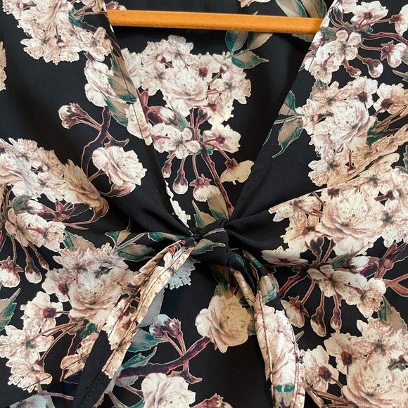 ILLA ILLA Flowered Romper - Picture 2 of 6